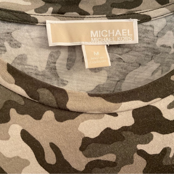 MICHAEL Michael Kors Camo Logo T-Shirt - Size Medium - Picture 5 of 7